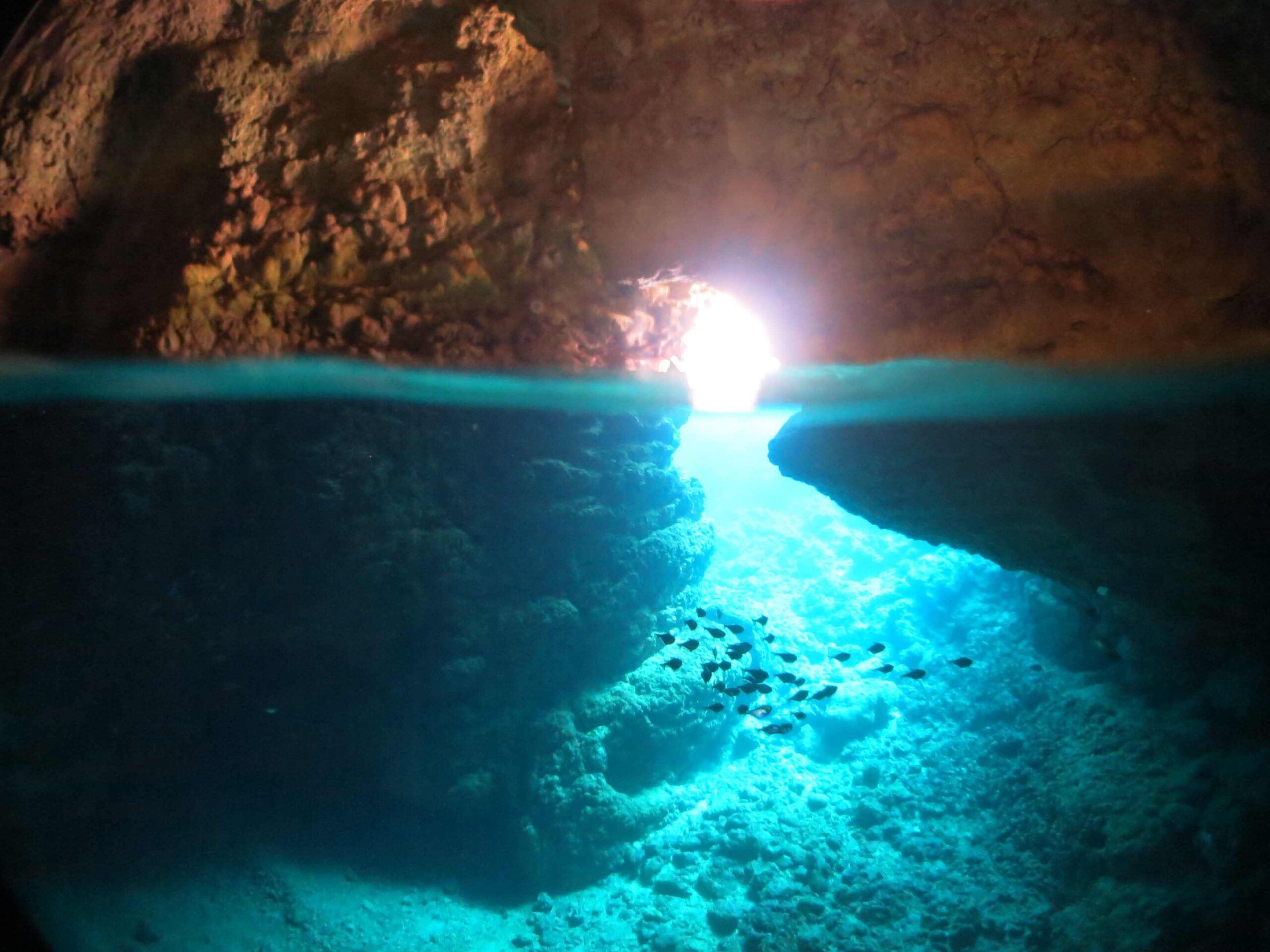 青の洞窟内の写真